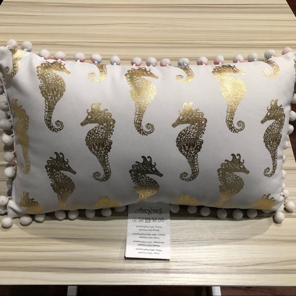 0090 NWOT - Lilly Pulitzer pillow